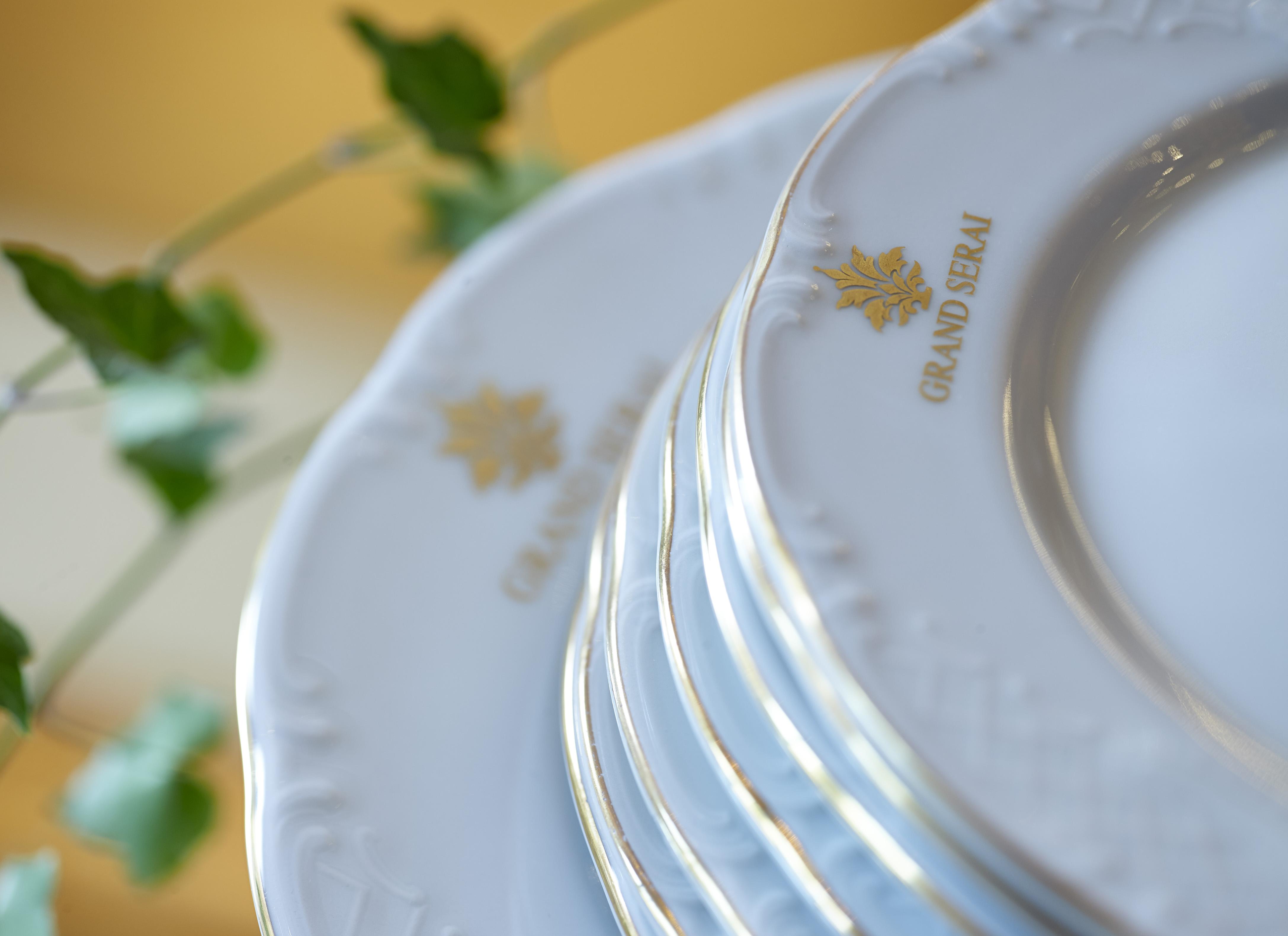 Grand Serai Congress And Spa Ioannina Eksteriør billede Dinnerware