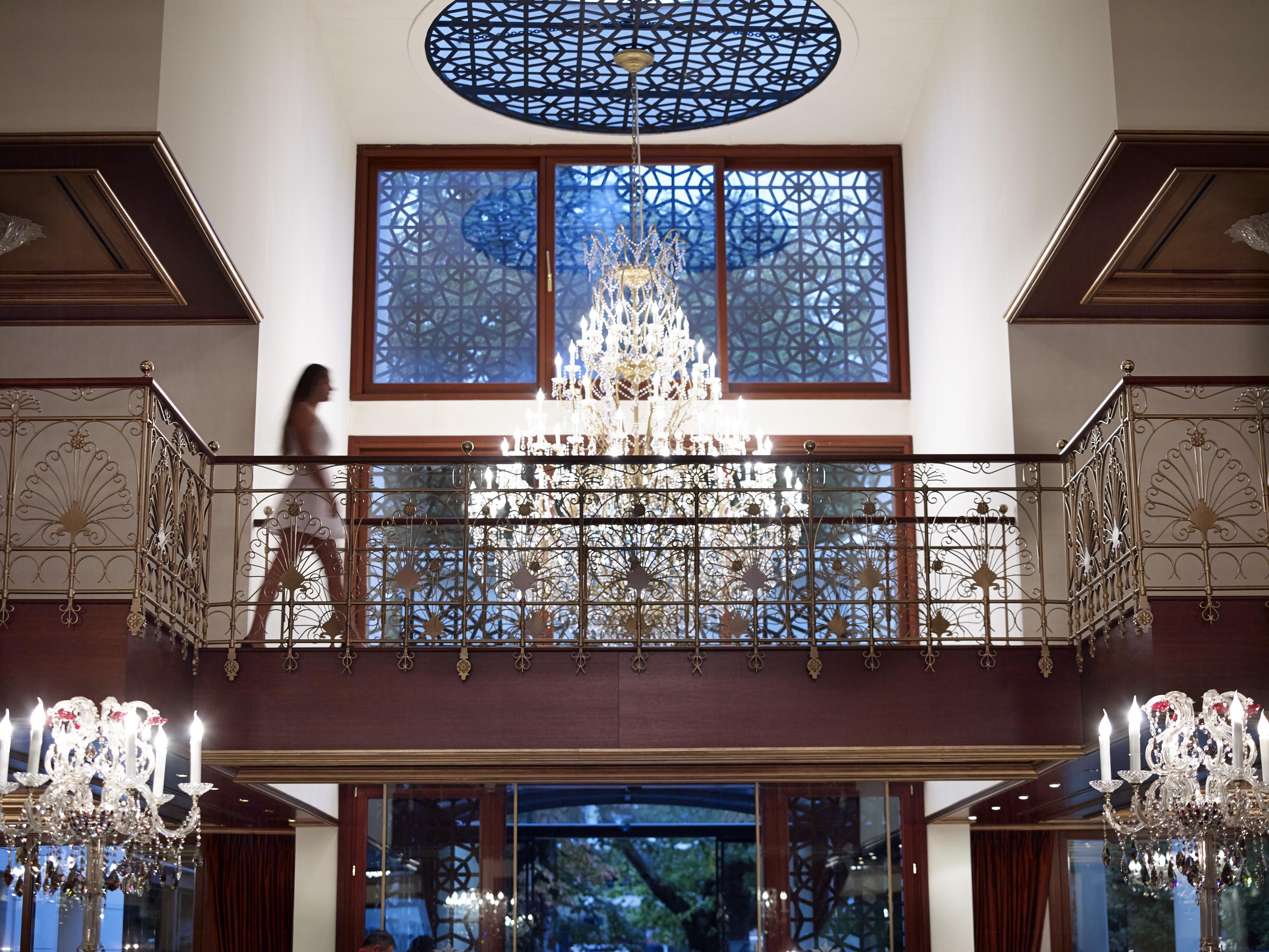 Grand Serai Congress And Spa Ioannina Eksteriør billede The lobby of the Taj Bengal